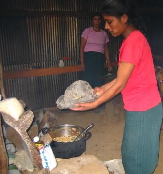 San Andres-San Antonino. women cooking.JPG